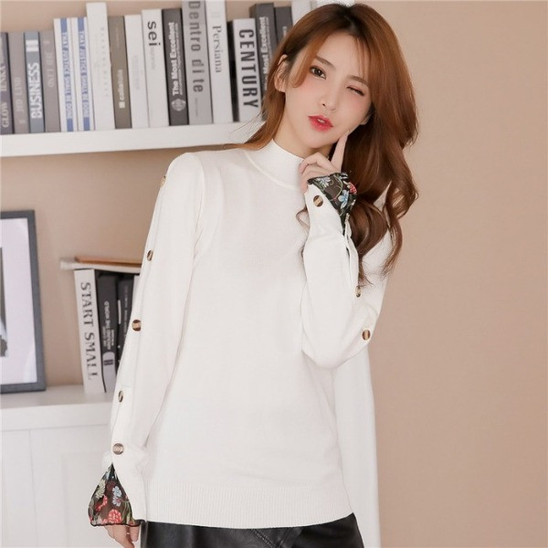 Új modell női pulóver alacsony polo gallérral és tüll virágos motívumokkal