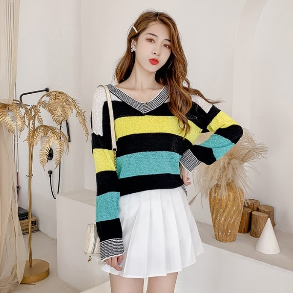 Modern női csíkos pulóver spitz nyakkivágással, két színben