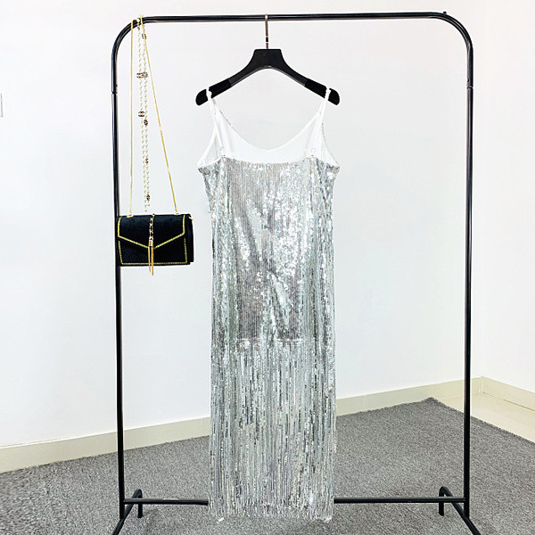 Rochie de dama eleganta cu bretele subtiri si paiete - model lung