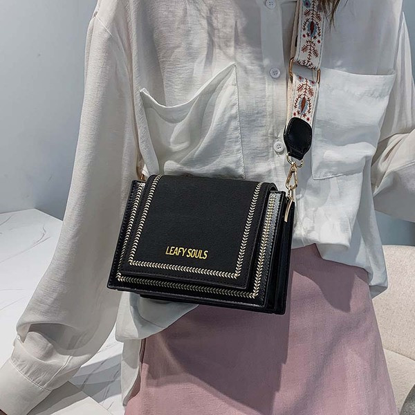 Modern női táska hosszú füllel, négy színben