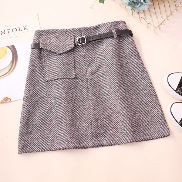 Aktuális női szoknya három színben, magas derékkal és zsebbel