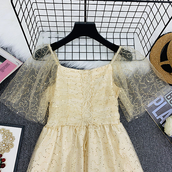 Csipkeujjú, fényes hatású női ruha három színben