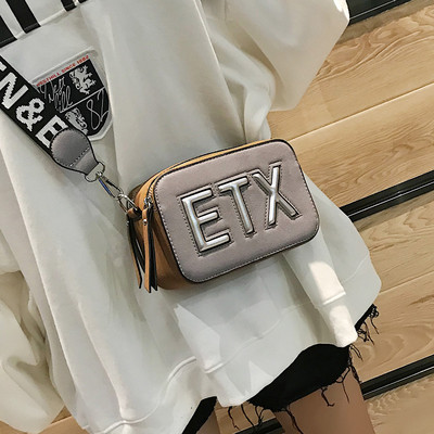 Modern női táska 3D felirattal, öt színben