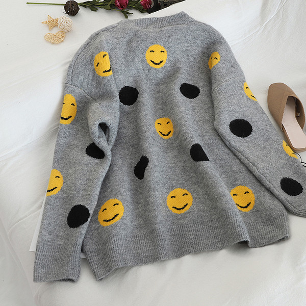 Lezser női pulóver széles modell színes mintával több színben