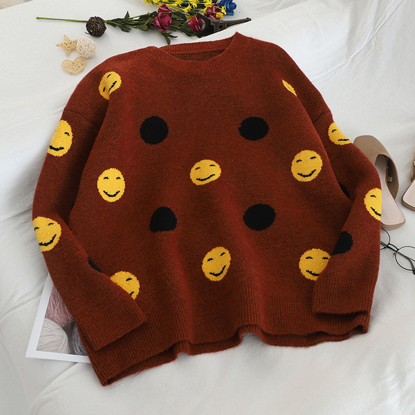 Lezser női pulóver széles modell színes mintával több színben