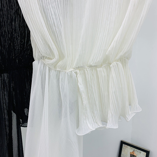 Női felső aszimmetrikus modell kerek nyakkivágással, három színben