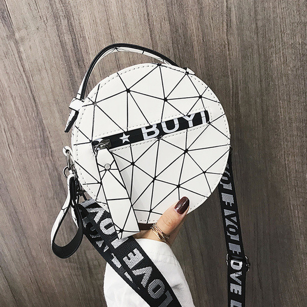 Modern női táska kerek formában, rövid és hosszú füllel