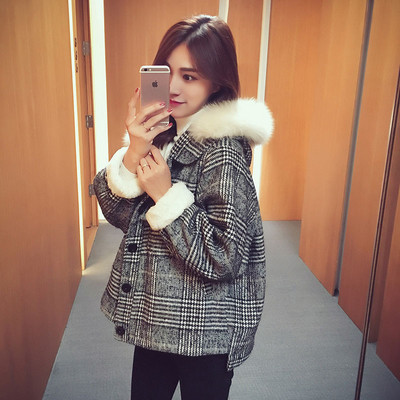 Modern női kockás kabát fehér pehellyel