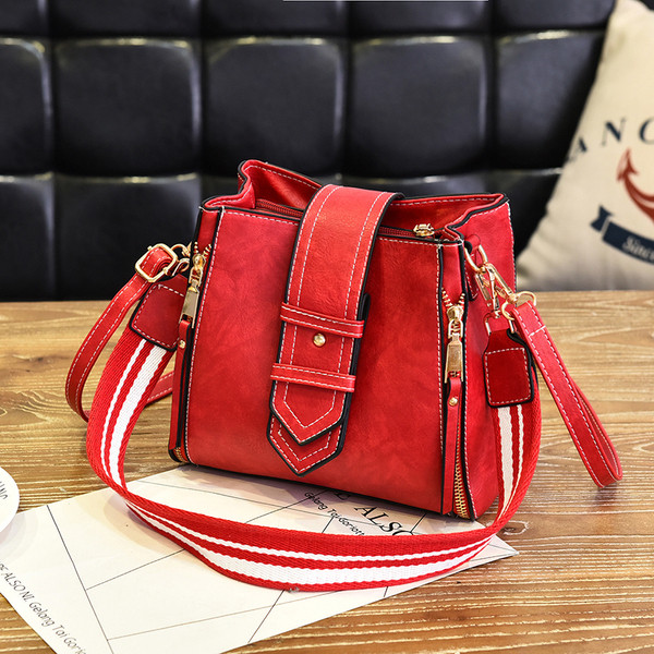 Modern női táska cipzárral több színben