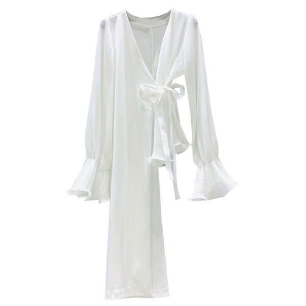 Cămașă elegantă de damă cu decolteu spitz model asimetric în alb-negru