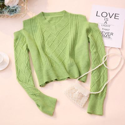 Divatos női pulóver öt színben, csupasz váll