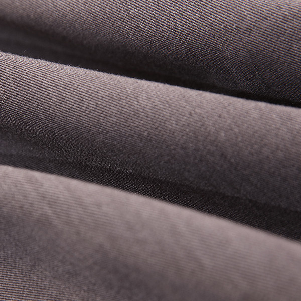 Modern női szoknya többféle színben, gombokkal