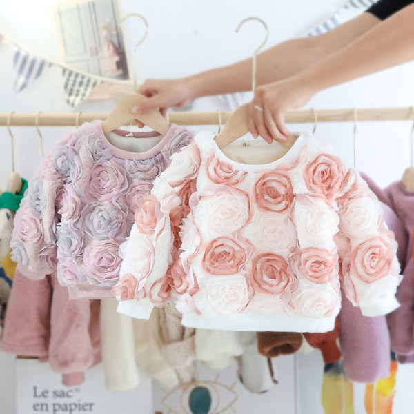 Modern gyerekpulóver lányoknak 3D elemekkel, három színben