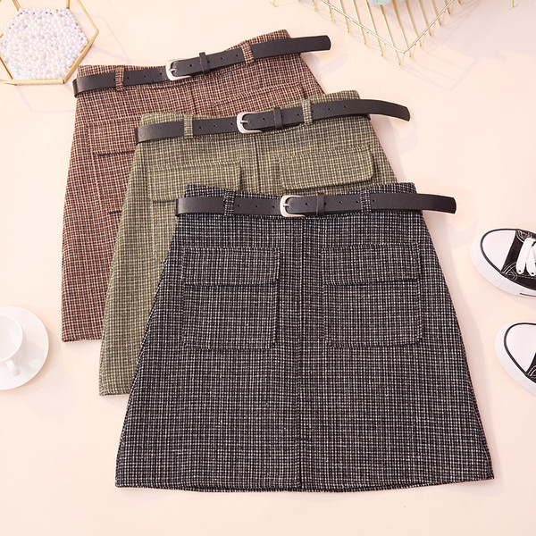 Aktuális női szoknya három színben zsebekkel és övvel