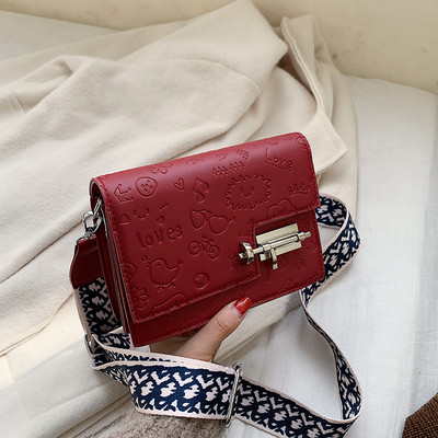 Modern női táska fém elemmel több színben