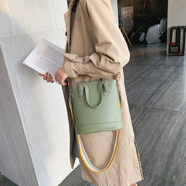 Modern női táska hosszú és rövid fülekkel, többféle színben