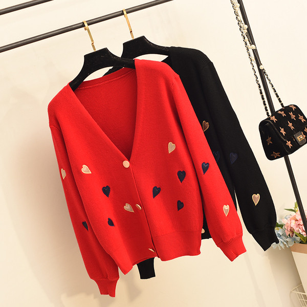 Modern női mellény V-nyakkal és szívecskékkel több színben