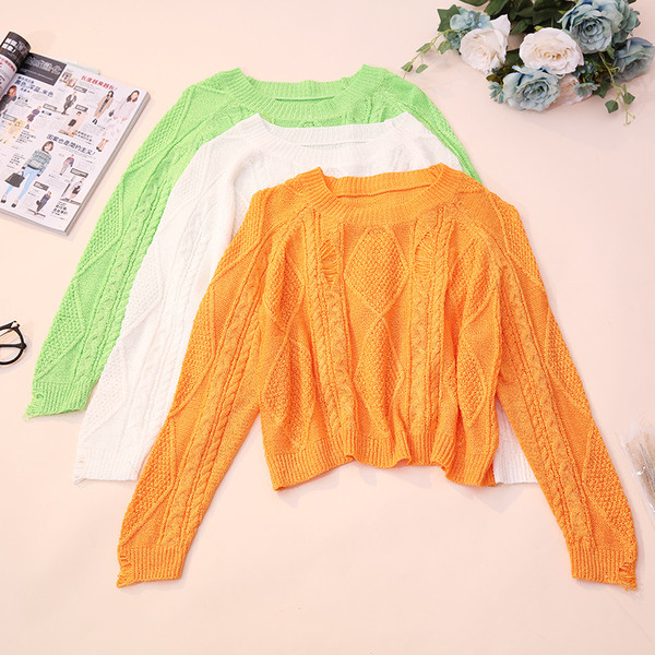 Modern női pulóver öt színben, ovális nyakkivágással