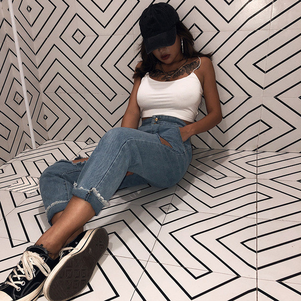 Női farmer magas derékkal, jobbra szakadt kék színben