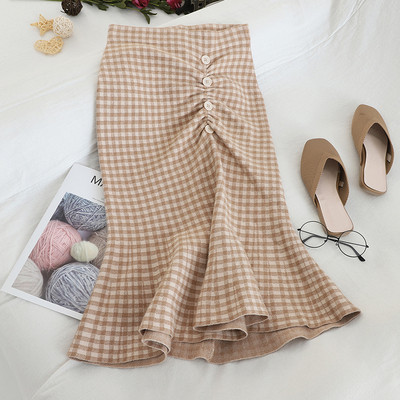 Kockás női szoknya szabású modell három színben, gombokkal