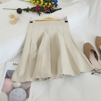 Rövid női szoknya négy színben szabott modellben