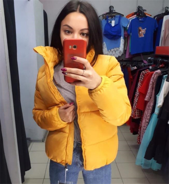 Rövid, kapucni nélküli női kabát többféle színben