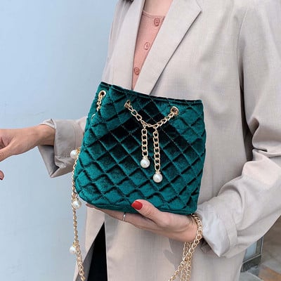 Stílusos bársony kézitáska hosszú lánccal és gyöngyökkel öt színben