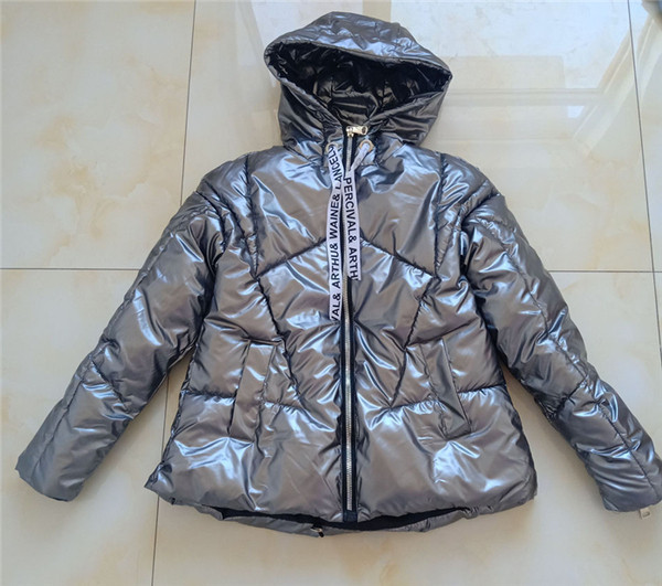 Modern női téli kabát kapucnival négy színben