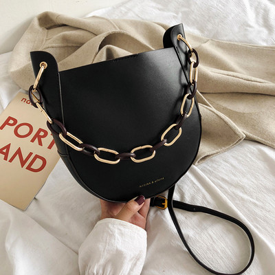 Eko bőrből készült stílusos női táska fémlánccal, négy színben