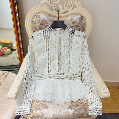 A női csipkeblúz három színű