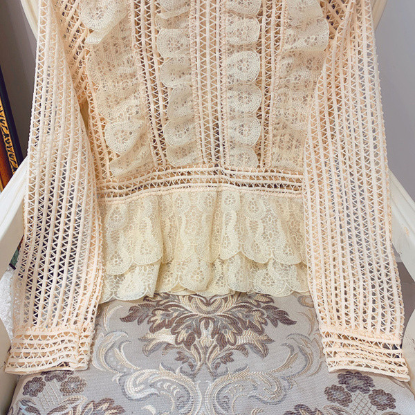 A női csipkeblúz három színű