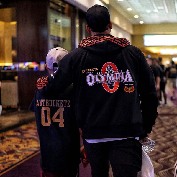 Casual άνδρικό φούτερ με κουκούλα και φερμουάρ σε μαύρο και άσπρο χρώμα