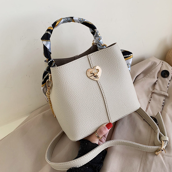 Modern női táska rövid és hosszú füllel, négy színben