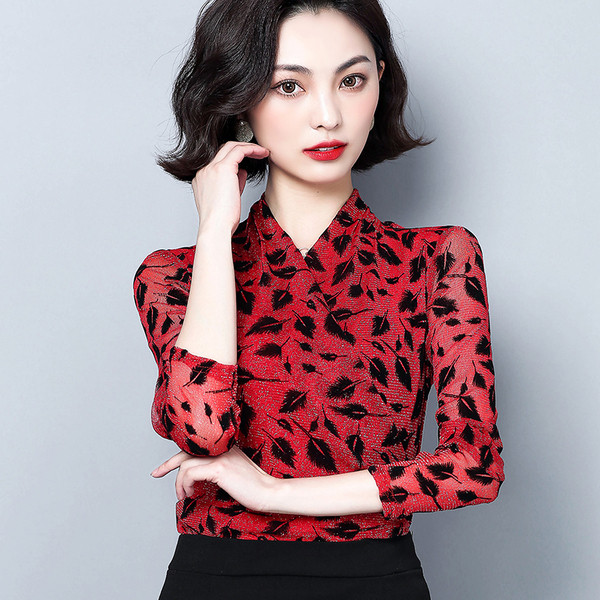 Modern női blúz piros színben, V-alakú és hosszú ujjú