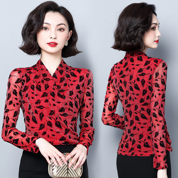 Modern női blúz piros színben, V-alakú és hosszú ujjú