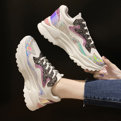 Modern női tornacipő platformmal és fényes hatással három színben