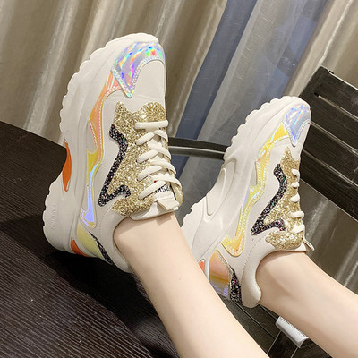 Modern női tornacipő platformmal és fényes hatással három színben