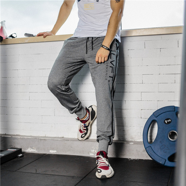 Αθλητικό ανδρκό παντελόνι με γράμματα σε τρία χρώματα