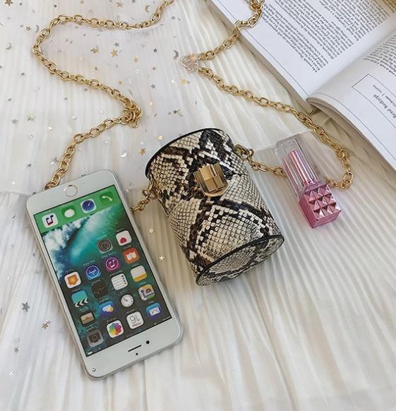 Modern női táska három színben lánccal