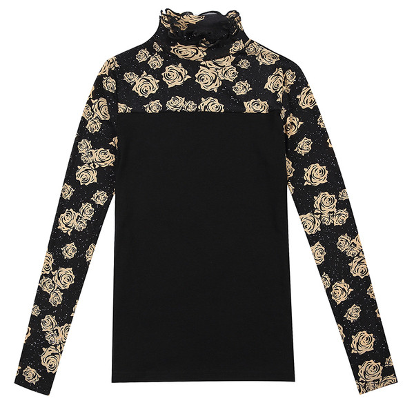 Aktuális női blúz fekete színben, virágos motívumokkal