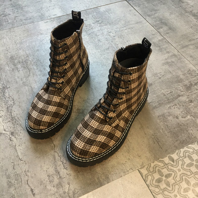 Kockás női csizma fűzős három színben