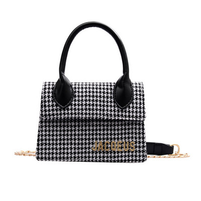 Fém elemekkel ellátott női táska három színben