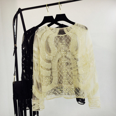 Csipke blúz kerek nyakkivágással, több színben