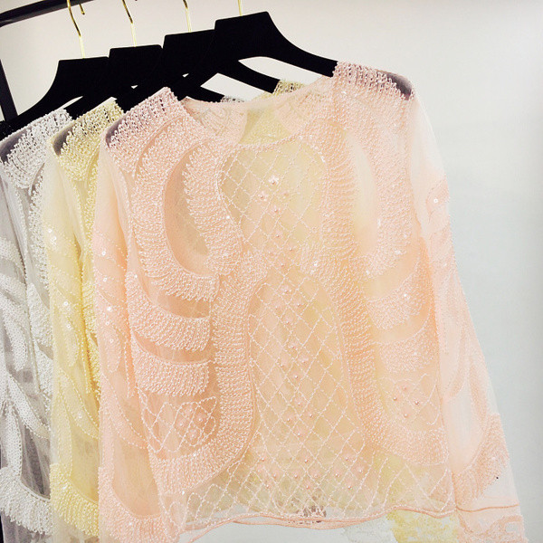 Csipke blúz kerek nyakkivágással, több színben