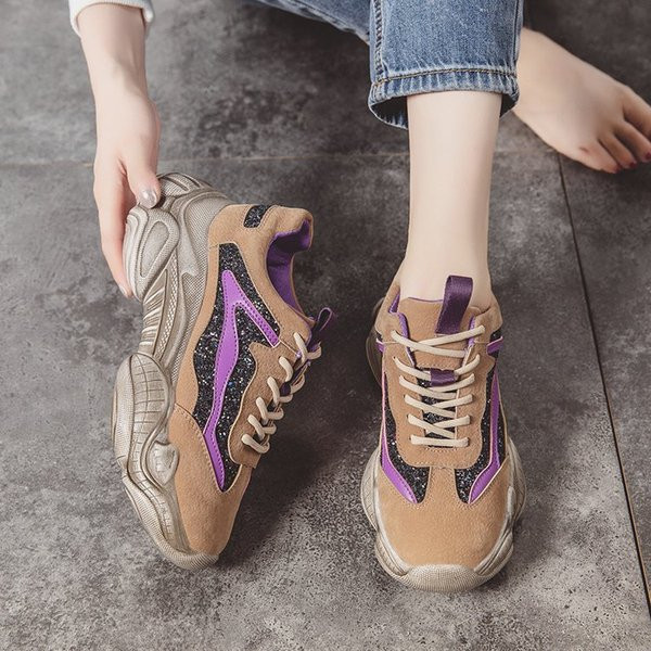 Modern női tornacipő fűzővel és vastag talppal, három színben