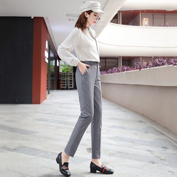 Szürke és fekete zsebes női nadrág új modellje