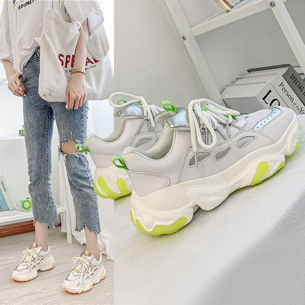 Modern, fűzős női tornacipő két színben