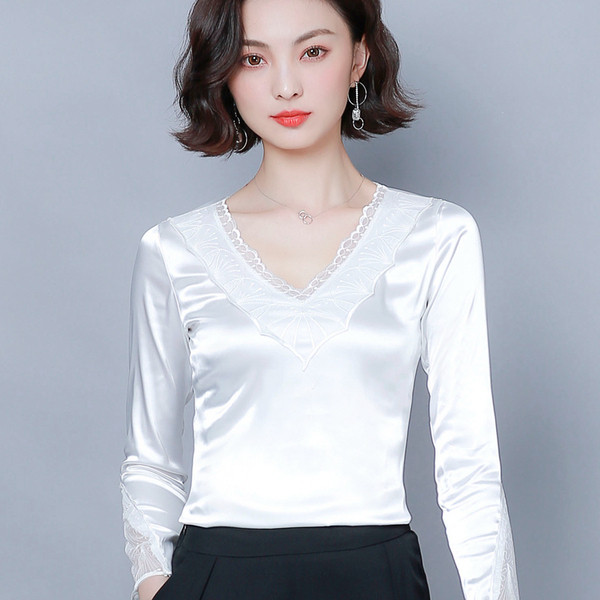 Bluză de damă modernă în trei culori, cu decolteu în V și dantelă