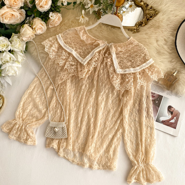 Cămașă de damă din dantelă cu guler în bej, alb și negru