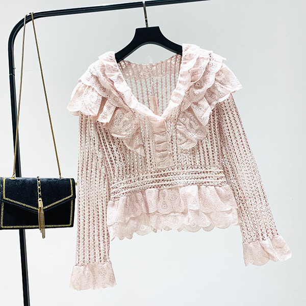 Γυναικεία δαντελένια μπλούζα με λαιμόκοψη σε δύο χρώματα